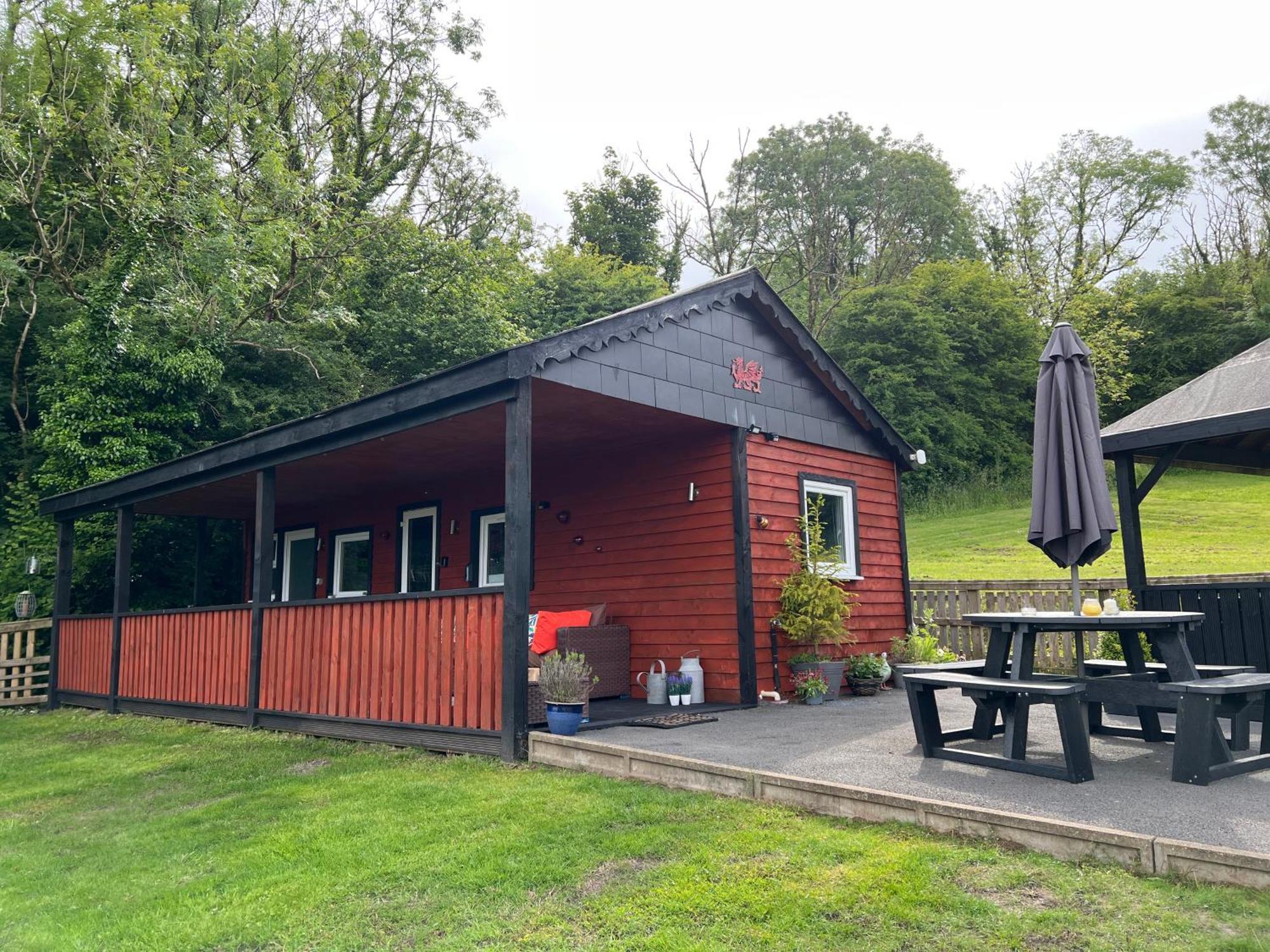 Kabin In The Woods Llandybie Exteriör bild